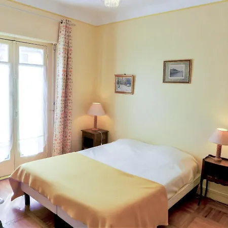 Les 3 Couronnes- L'annexe-1 *