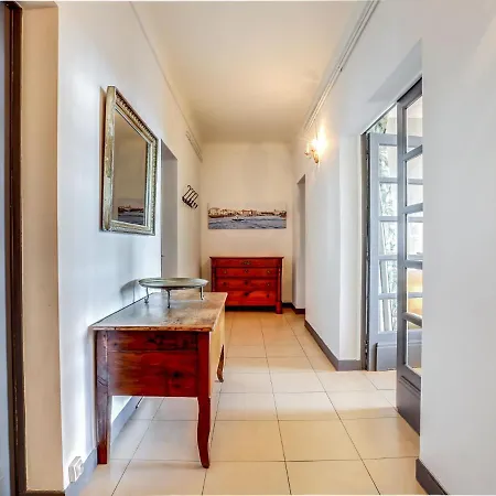 Les 3 Couronnes- L'annexe-1 * Сен-Жан-де-Люз